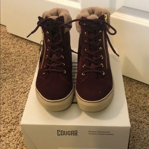Cougar Dublin Wine Shoes - size 7